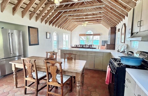 Sandys House | Private Coastal Home with Beach, Deck and Stunning Views