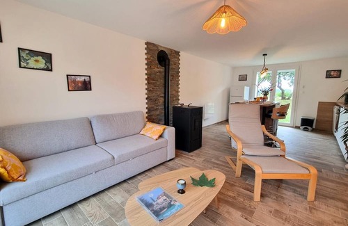 La Versanne Cottage | Renovated cottage with Wi-Fi, garden and pets allowed in La Versanne