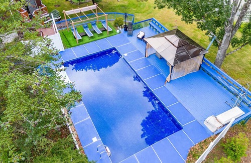 Newton House | Lakefront Family Retreat~Private Pool~Game Room