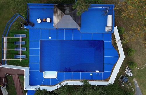 Newton House | Lakefront Family Retreat~Private Pool~Game Room