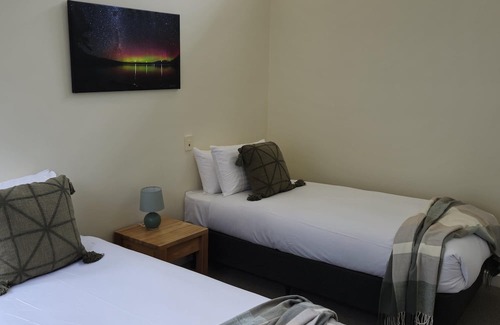 South Bruny Cottage | Bruny Bay House - Bruny Bay House: A Luxurious Escape Between Two Bays!