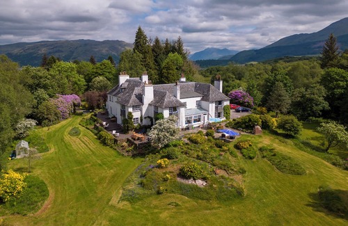 Taynuilt Apartment | Picturesque country suite located at Lonan Country House & Gardens in Scotland!
