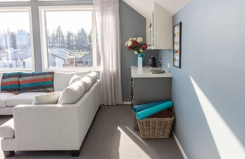 Methven House | Large Holiday Home, modern, large spaces. Great for families.
