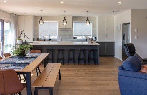 Methven House | Large Holiday Home, modern, large spaces. Great for families.