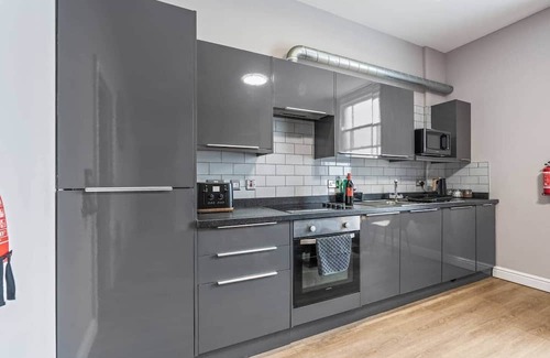 Forest Fields Apartment | Forest Suite Stay | Free Parking incl.