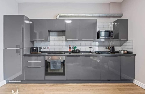 Forest Fields Apartment | Forest Suite Stay | Free Parking incl.