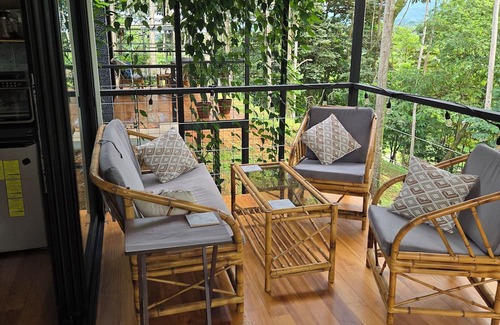 Uvita Cabin | 🌿 River Lodge — Your Jungle Hideaway in the Heart of Uvita. Walk everywhere!