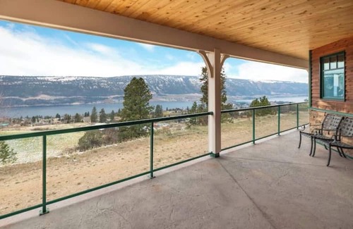 Central Okanagan House | Oasis in Oyama