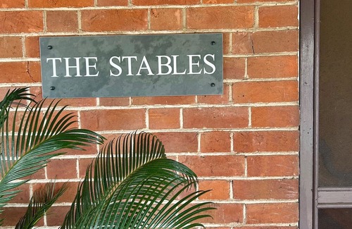 Bathurst House | Beautiful Heritage home close to CBD Sporting fields and hospital