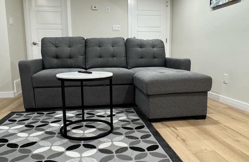 Southwest Edmonton House | New , cozy and spacy shortlet