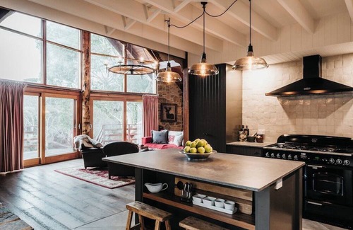 Crackenback Ski Chalet | Mountain Sanctuary + Fireplaces + Pets Welcome