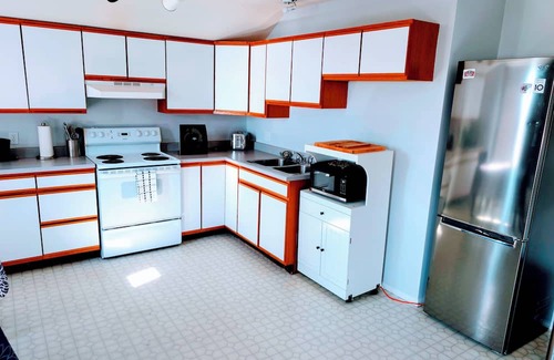Alert Bay Apartment | The Founder's Vista Suite | Spacious Ocean View Apartment with Full Kitchen