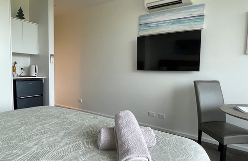 Fingal Resort | Coastal Cove Suite with balcony and heated pool - close to hot springs.