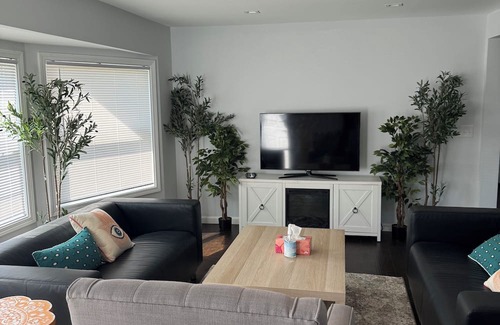 Whittaker House | 3-bedroom house in lovely Ann Arbor with AC