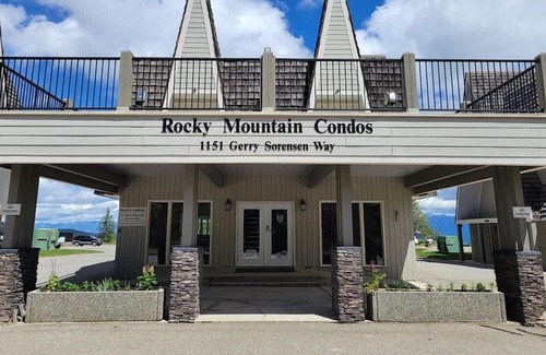 East Kootenay Apartment | Cozy Studio at Ski Hill