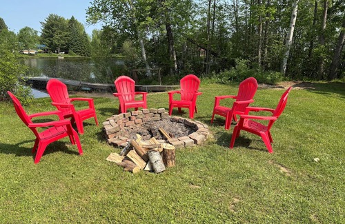 Nominingue Cottage | Water Front - Cozy Lakeside Getaway