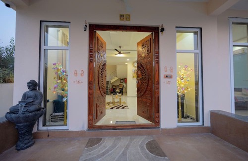 Devghar Villa | Lonavala -4BHK Luxurious & Spacious - Big Pool-Picnic & Getaway – Megastar Villa