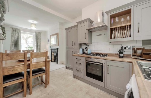 Hammersmith Broadway Apartment | Modern 2 bed flat - Hammersmith Grove