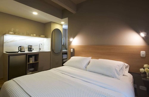 Financial District Apartment | Quiet Comfort with City Access – Chapinero Stay