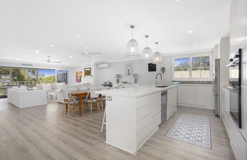 Bundeena House | 4 bed beautiful Ocean View Retreat