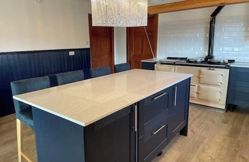 Dingwall House | Abalone Accommodation -Large home for group/family holidays