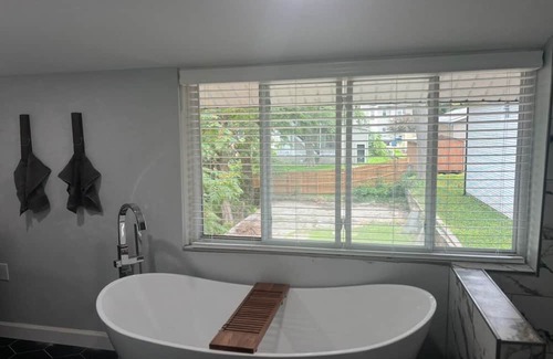 Alton Apartment | Historic Alton duplex! Upper unit