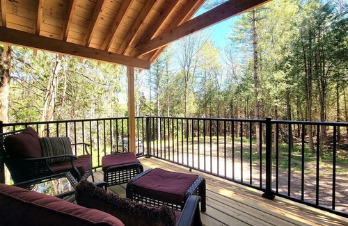 Elba House | Rustic Tree House with Woodland Valley Views in Elba, Minnesota