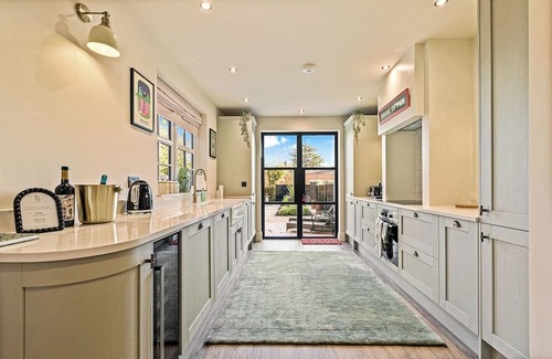 Ascot House | The Royal Paddock in Ascot