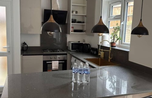 Coulsdon West House | Welcome to Our Stunning Family Home in Coulsdon