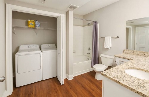 Old Fourth Ward Apartment | Chic Midtown Retreat - Steps to Shops, Eats, & Fun