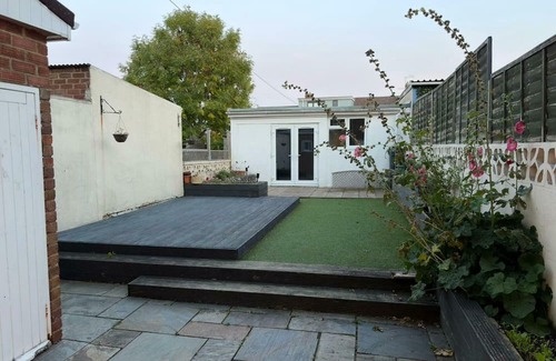 Bristol House | Cosy 3BDR Home with Workspace and Private Garden