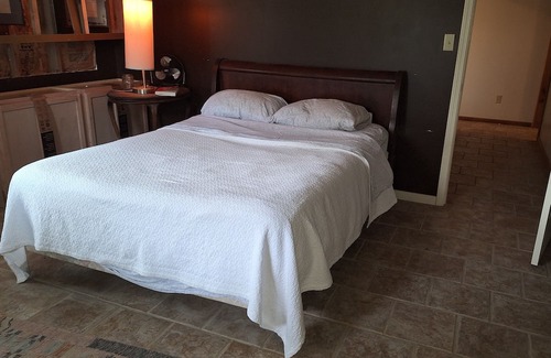 Cadiz Cabin | 4 bedroom lakefront retreat with breathtaking views