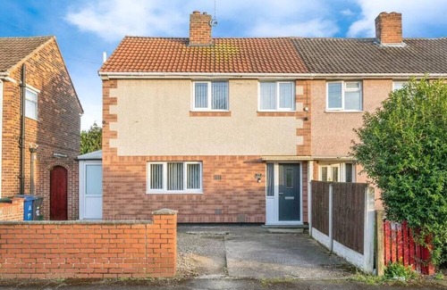 Doncaster House | Welcoming 3-bedroom house in Doncaster