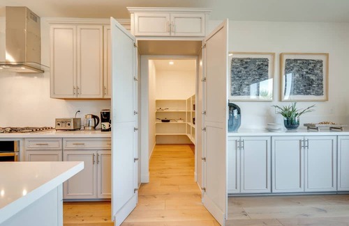 Woodland House | Elegant & Spacious Retreat w/Yard in Woodland!