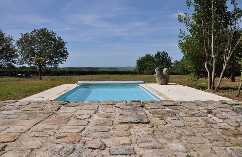 Montmirail Villa | Woodstock69 Pool Villa 1.5 hours from Paris