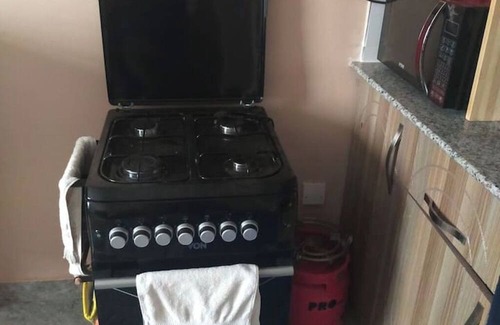 Eldoret Apartment | Peaceful Family Retreat Near Eldoret — Cozy 1-Bedroom with Full Kitchen