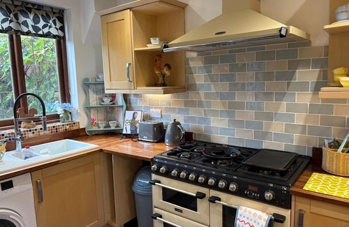 Bromham Cottage | Cosy country cottage for relaxing or for peaceful work setting .