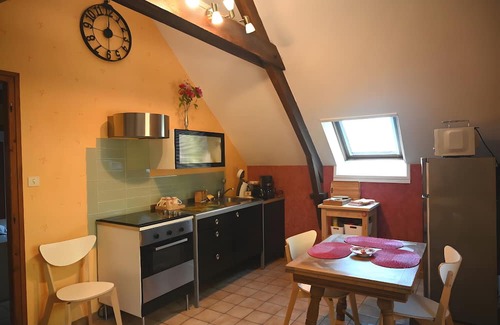 Elven House | Country House “Gîte Nautilus” with Private Terrace, Shared Garden and Wi-Fi