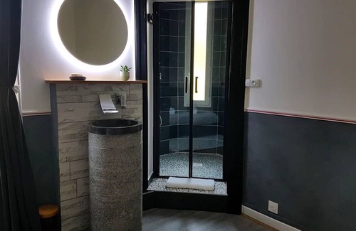 Cluis Bed & Breakfast | Family Suite at Castle with Park Balcony