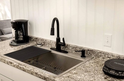 Capon Bridge Cabin | Outstanding Dome with Fire Pit and Hot-tub in Capon Bridge, West Virginia