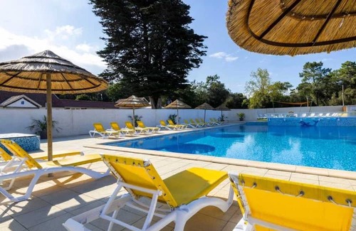 Saint-Jean-de-Monts House | Camping 4 étoiles - Piscine - cbgcb00