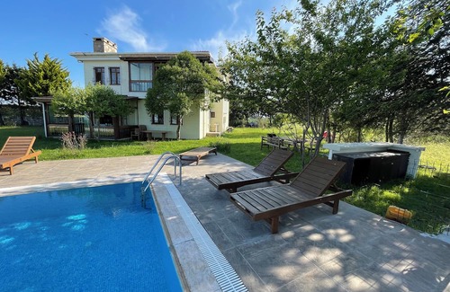 Sile Villa | Villa with Private Pool and Garden at Sile