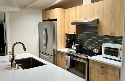Tamalpais-Homestead Valley House | Private MCM Sanctuary