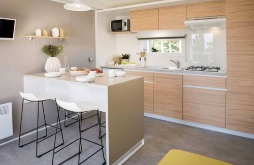 Saint-Hilaire-de-Riez House | Camping 4 étoiles - Piscine - efbdfc