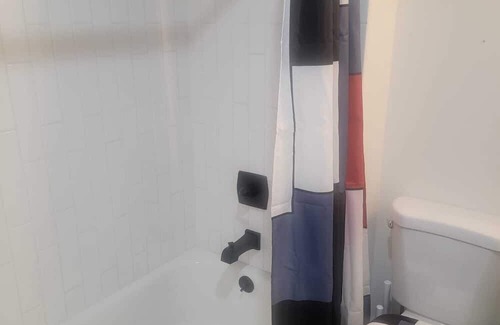 Lenexa House | Cozy 2-bedroom Suite/Studio in enjoyable Overland Park with WiFi, AC