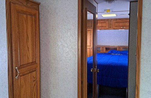 Cloquet RV Rental | Jayco n1 queen 2 doubles lots of living space AC furnace wifi 2tvs fridge stove
