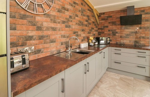 Okehampton Cottage | WINDY WILLOWS, pet friendly, with open fire in Okehampton