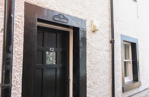 Appleby-in-Westmorland Cottage | OAK COTTAGE, pet friendly, with open fire in Appleby-In-Westmorland