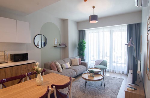 Esenyurt Apartment | Cozy Retreat: Stylish 1BR Apt