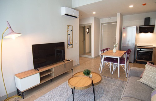 Esenyurt Apartment | Cozy Retreat: Stylish 1BR Apt